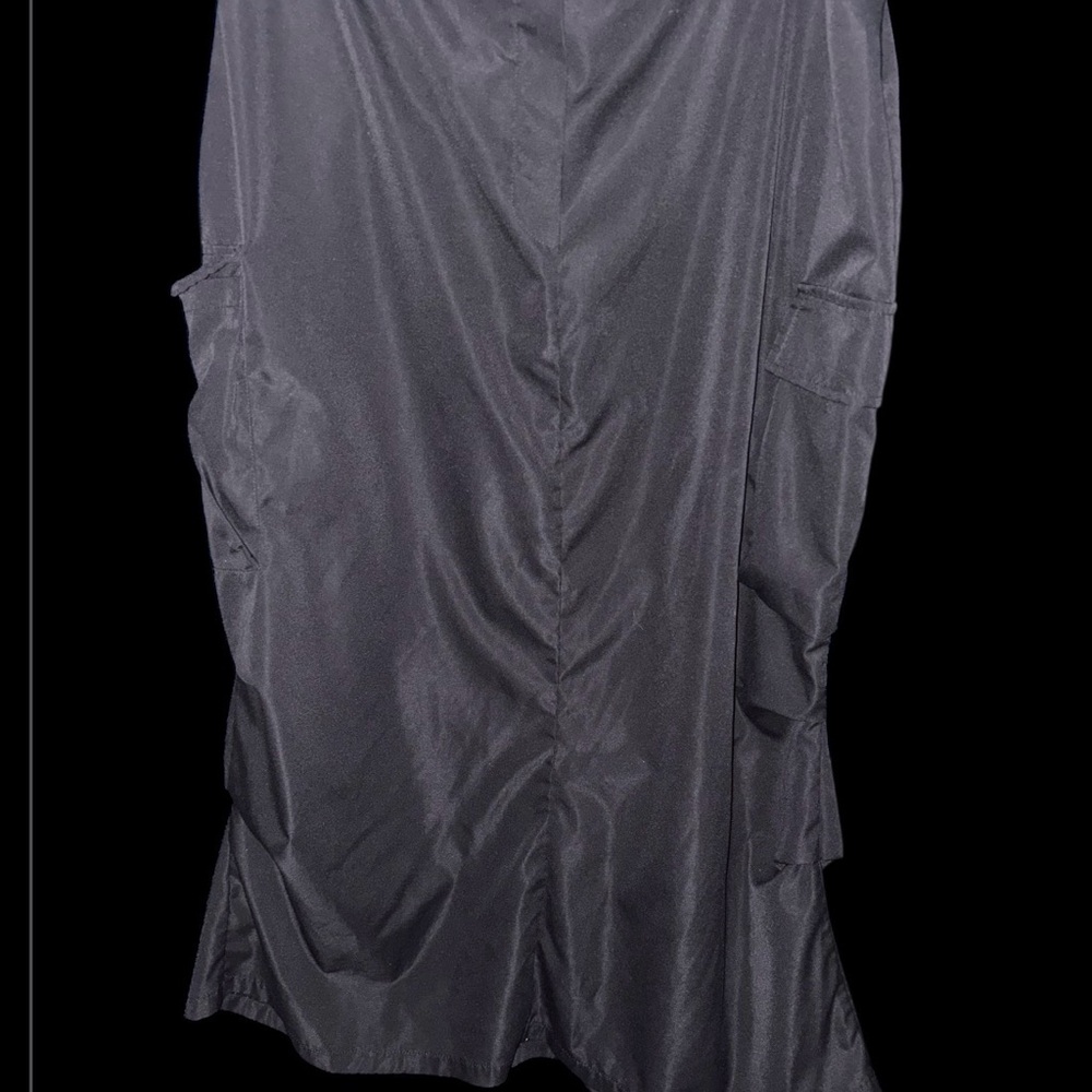 Elegant Black Women's Skirt - Picture 4 of 4